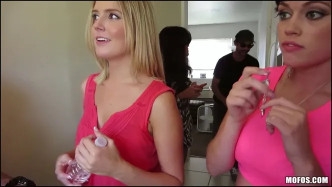 Two Freshly Shaved Pussies 1080 video