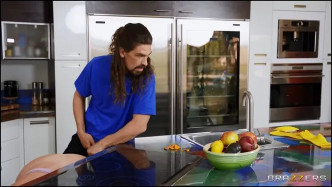 Cheating Big Titty Babe 2160 видео