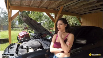 RoadsideXXX Gabriela Lopez Gets A Free Repair After Fucking The Mechanic J video