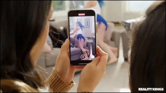 WeLiveTogether April Fools J vidéo