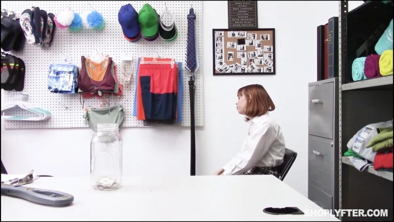 Shoplyfter Alexa Nova J video