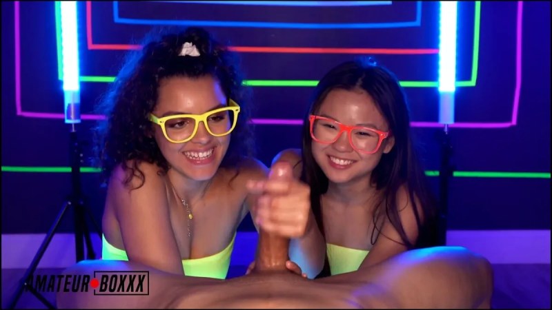 Lulu Chu Ella Cruz Johnny The Kid Neon Handjob ビデオ
