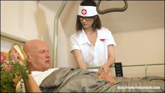 Beauty And The Senior Sara Bell   Hugo J vidéo