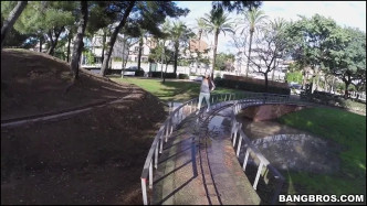 PublicBang 14.12.16.She Takes A Dick Up Her Ass In Public J videó