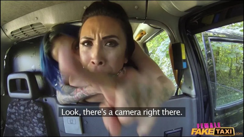 FemaleFakeTaxi Sexy Lesbian Fun In British Taxi J видео