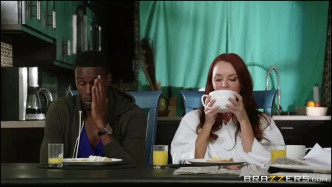 MommyGotBoobs Stepmom Loves Morning Wood J ビデオ