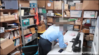 Shoplyfter Carolina Sweets J video