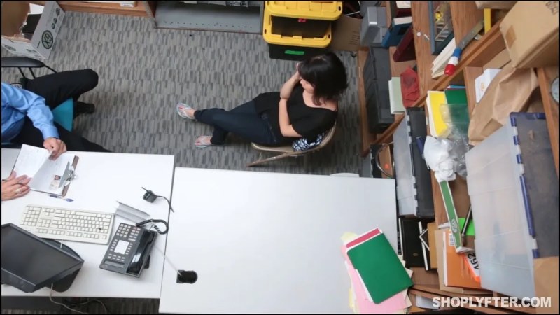 Shoplyfter Penelope Reed J video