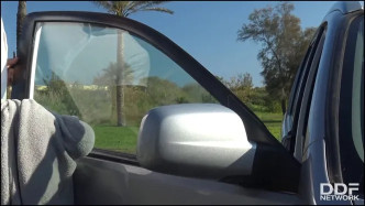 PornWorld Stranded, Thankful & Horny  Dark Babe Swallows Big Cock J vidéo