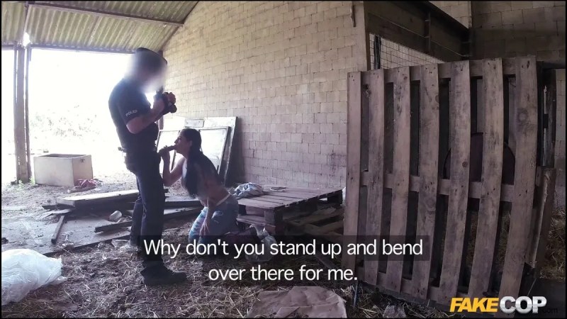 FakeCop Farmer's Slut Fucks Cop J ビデオ