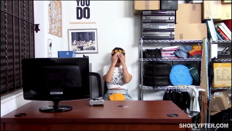Shoplyfter Lilly Hall2 2 J video