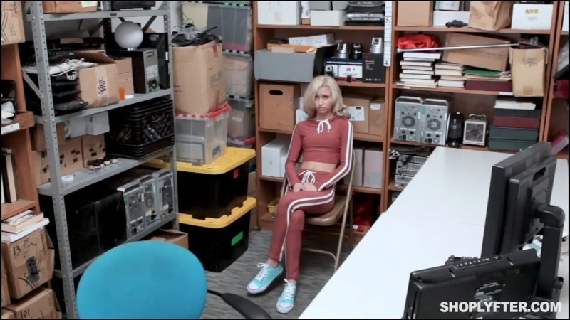 Shoplyfter Kiara Cole J video