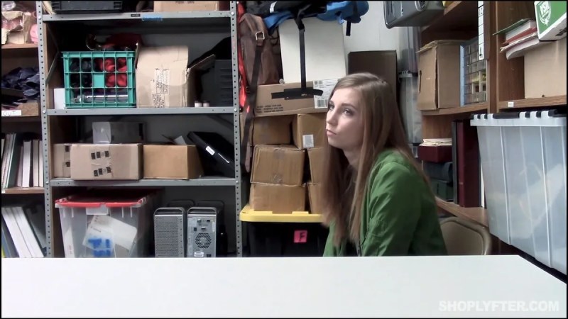 Shoplyfter Ava Parker J video
