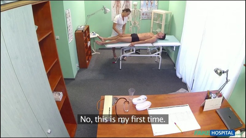 FakeHospital Hot Nurse Massages Patient Before Sucking And Fucking Him J videó