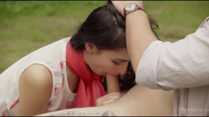 Wowporn AnnaJolie NymphoSeducedInThePark J 视频