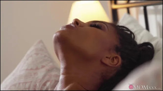 MomXXX Intimate Love With Sexy Black Milf J vídeo