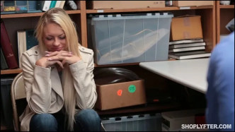 Shoplyfter Zoey Clark J video