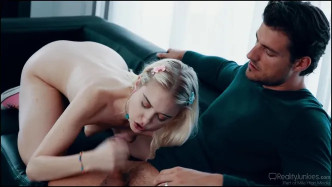 RealityJunkies Teen Hitchhikers 04 Scene 3 J wideo