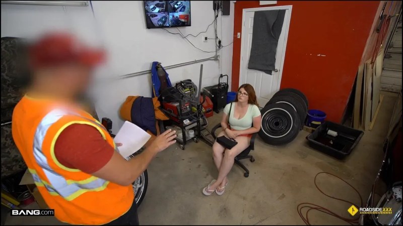 RoadsideXXX Bess Breast Fucks To Get Her Car Towed For Free J video
