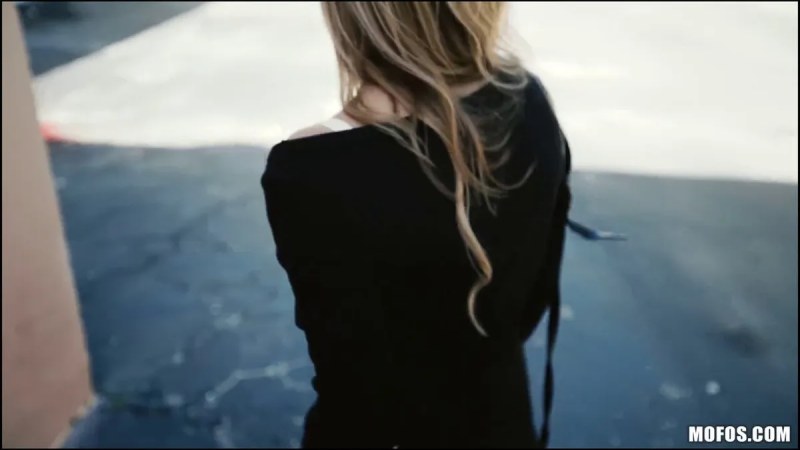 Blonde GF Loves Big Dick 1080 video