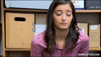 Shoplyfter Emily Willis J video