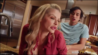 MommyGotBoobs Mom S Got New Boobs J video